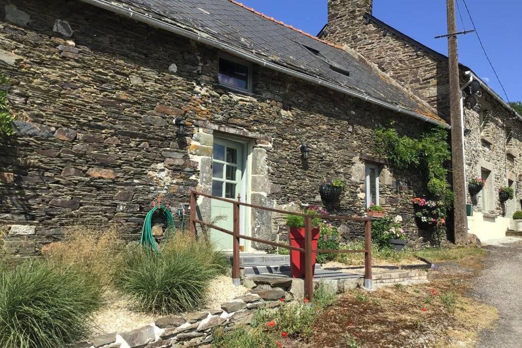 Les Ecuries Is A Modern Renovated Barn Villa Laniscat Exterior photo